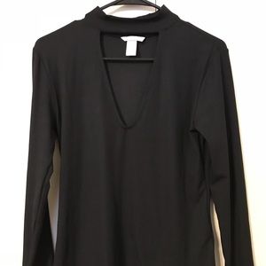 Long sleeved choker top